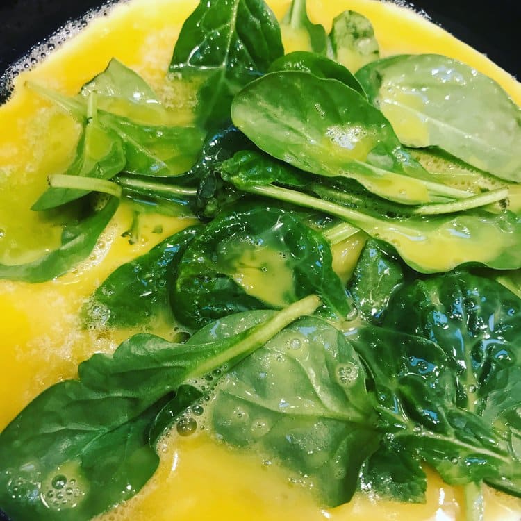 Scrambled eggs with spinach recipe